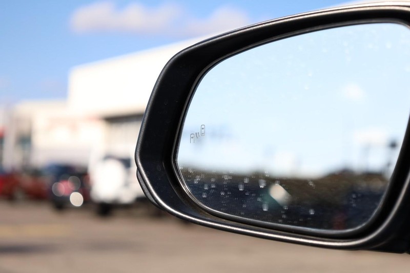 Toyota Tacoma 4WD Vehicle Full-screen Gallery Image 18