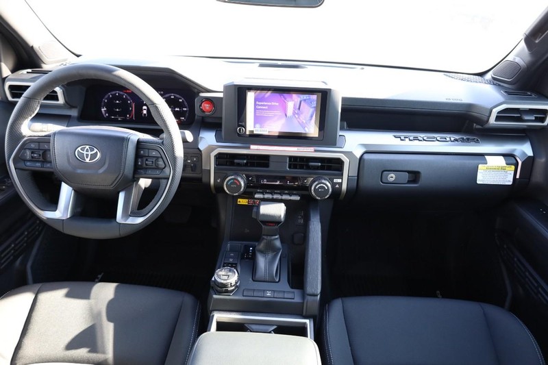 Toyota Tacoma 4WD Vehicle Full-screen Gallery Image 21