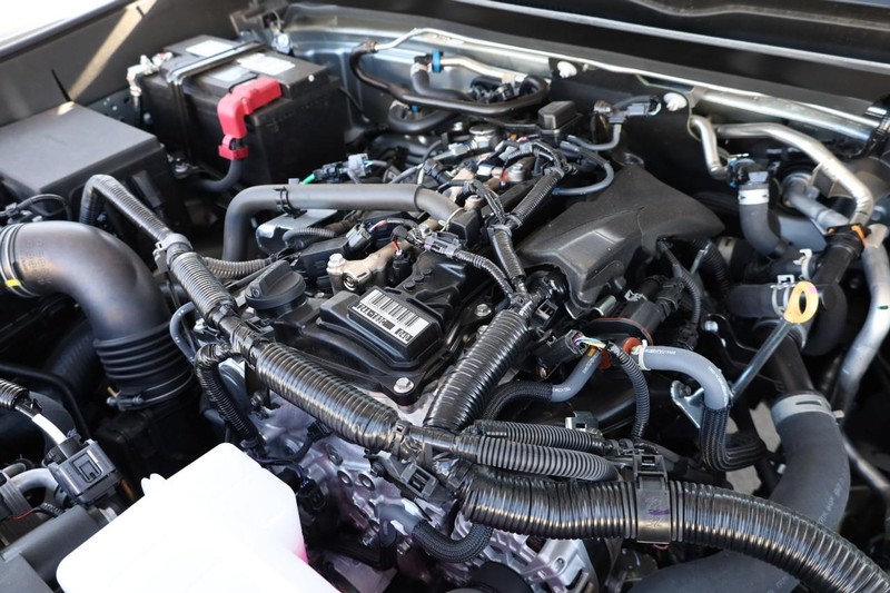 Toyota Tacoma 4WD Vehicle Full-screen Gallery Image 24