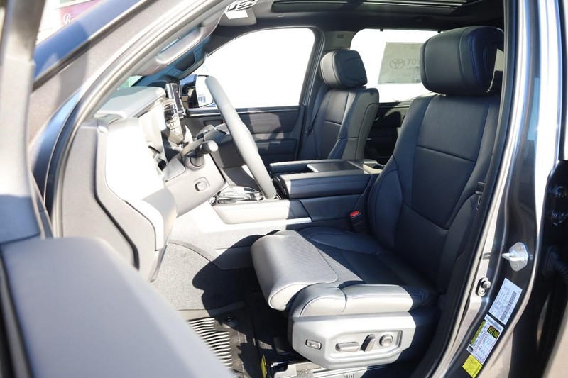 Toyota Tundra 4WD Vehicle Image 08