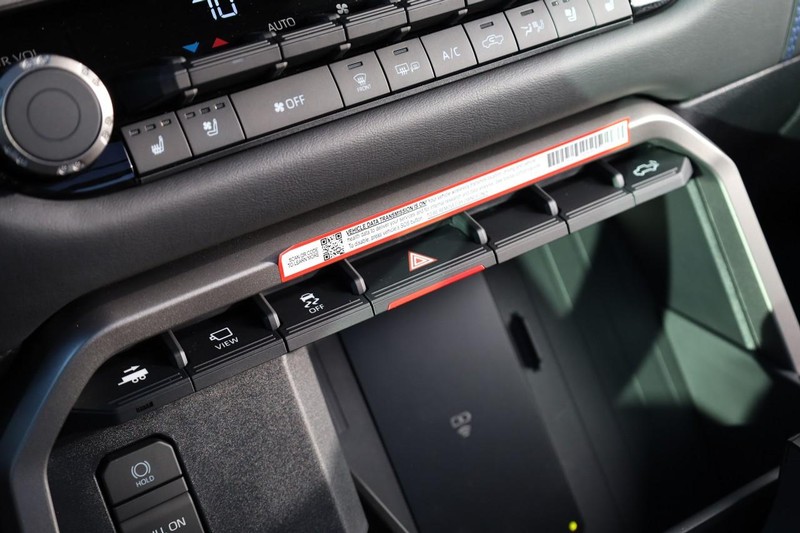 Toyota Tundra 4WD Vehicle Image 16