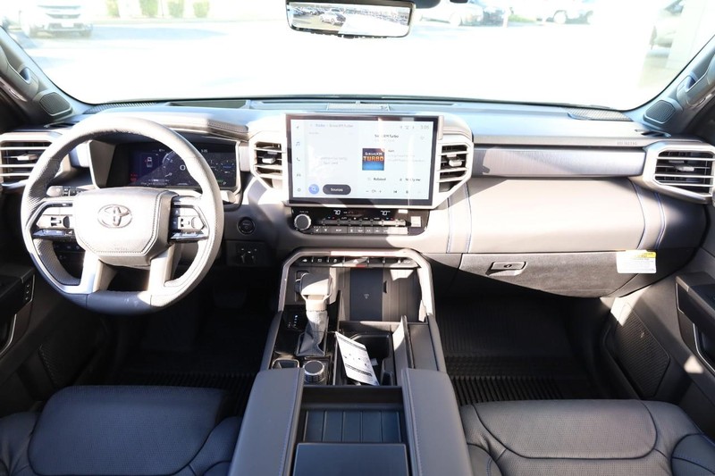 Toyota Tundra 4WD Vehicle Image 25