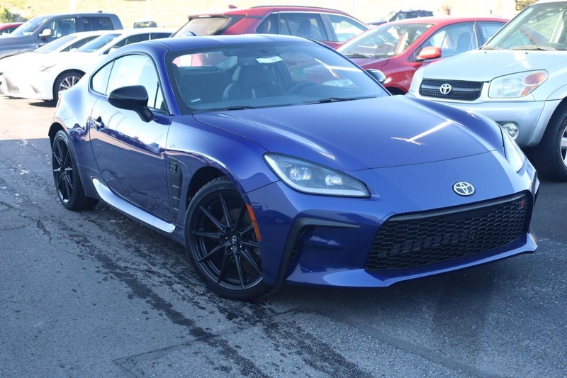 Toyota GR86 Vehicle Full-screen Gallery Image 2