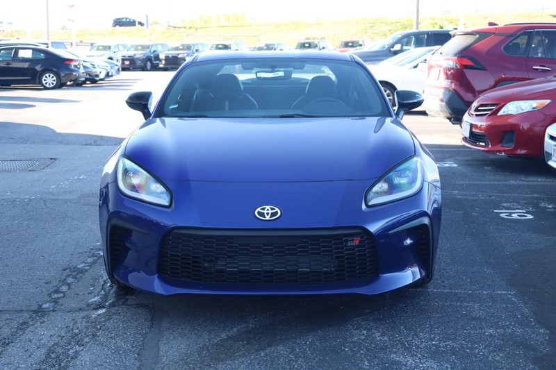 Toyota GR86 Vehicle Full-screen Gallery Image 4