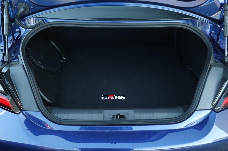 Toyota GR86 Vehicle Full-screen Gallery Image 7