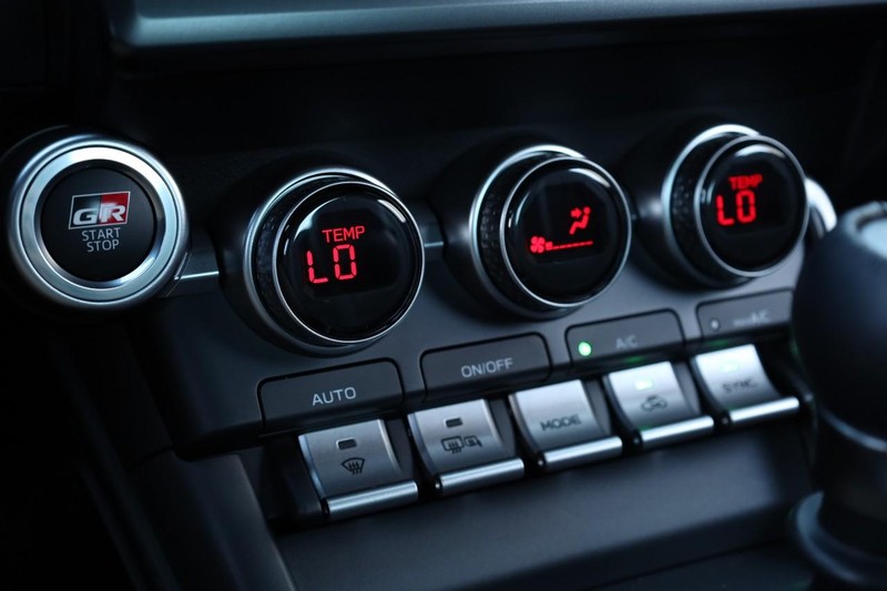 Toyota GR86 Vehicle Full-screen Gallery Image 12