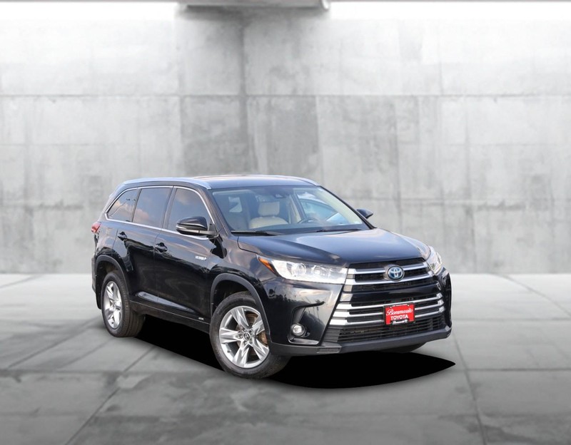 Toyota Highlander Vehicle Image 02