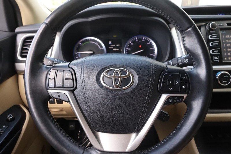 Toyota Highlander Vehicle Image 13