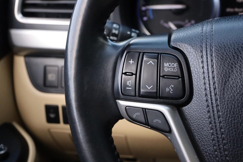Toyota Highlander Vehicle Image 14