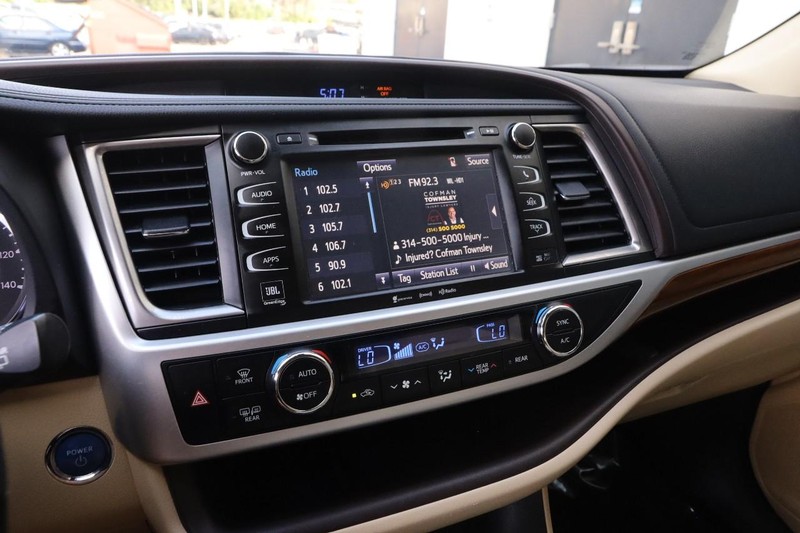 Toyota Highlander Vehicle Image 18