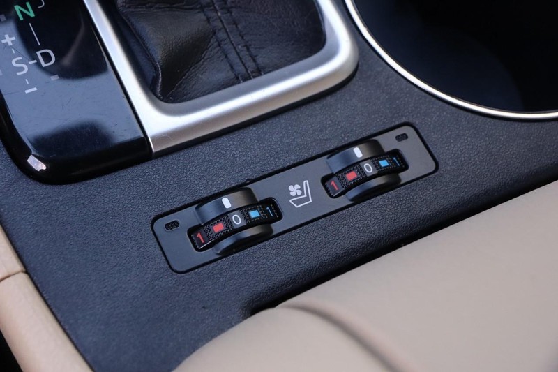 Toyota Highlander Vehicle Image 22