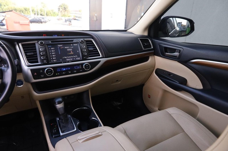 Toyota Highlander Vehicle Image 28