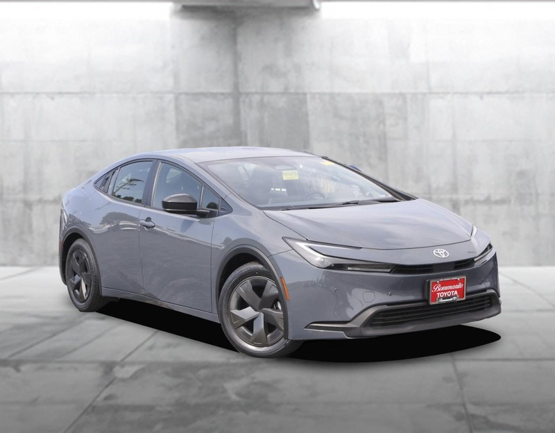 Toyota Prius Vehicle Image 02