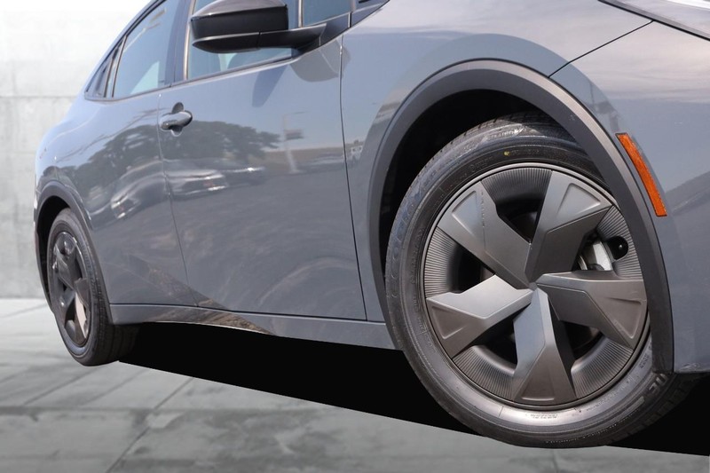 Toyota Prius Vehicle Image 03