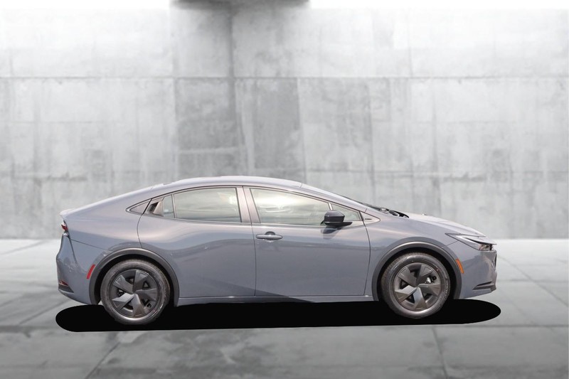 Toyota Prius Vehicle Image 05