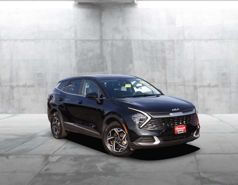 Kia Sportage Vehicle Full-screen Gallery Image 2