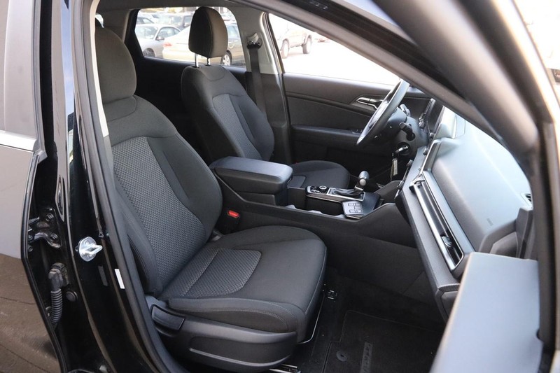 Kia Sportage Vehicle Full-screen Gallery Image 25