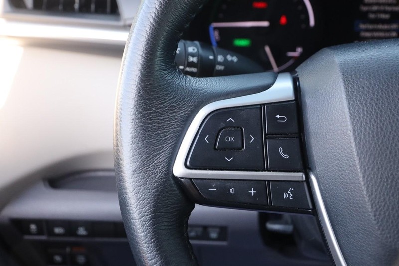 Toyota Sienna Vehicle Full-screen Gallery Image 14