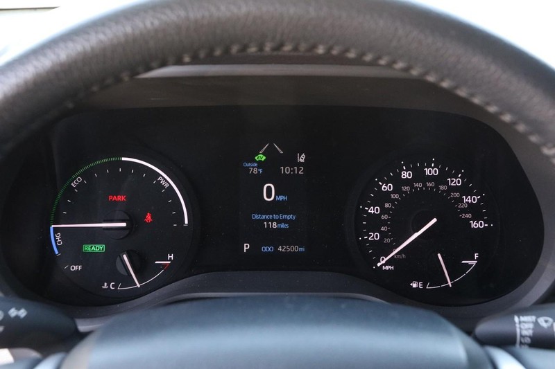 Toyota Sienna Vehicle Full-screen Gallery Image 16