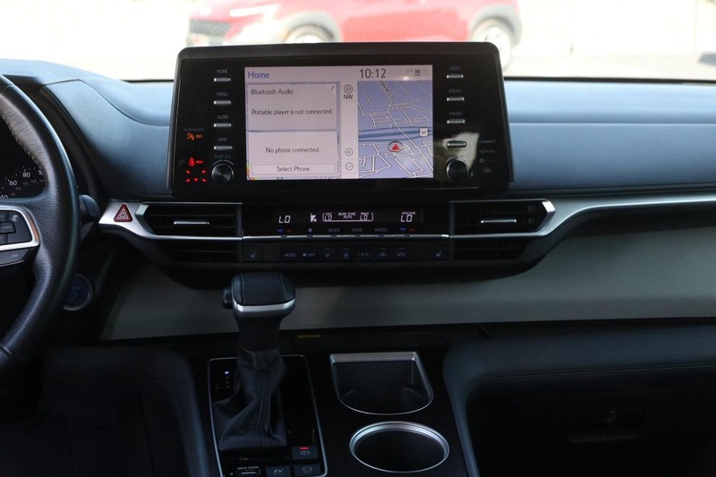 Toyota Sienna Vehicle Full-screen Gallery Image 25