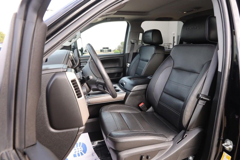 GMC Sierra 2500HD Vehicle Full-screen Gallery Image 8