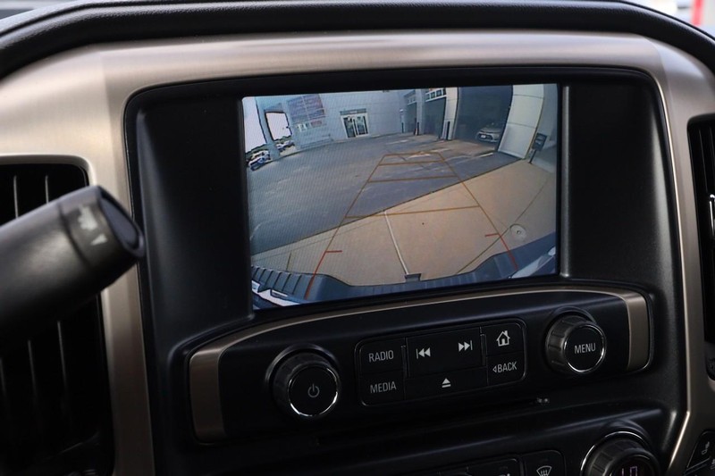 GMC Sierra 2500HD Vehicle Full-screen Gallery Image 16