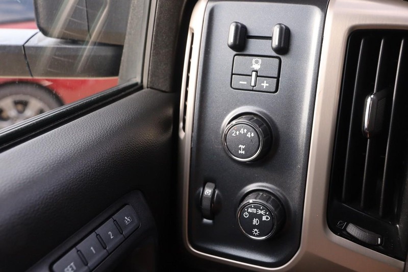 GMC Sierra 2500HD Vehicle Full-screen Gallery Image 18