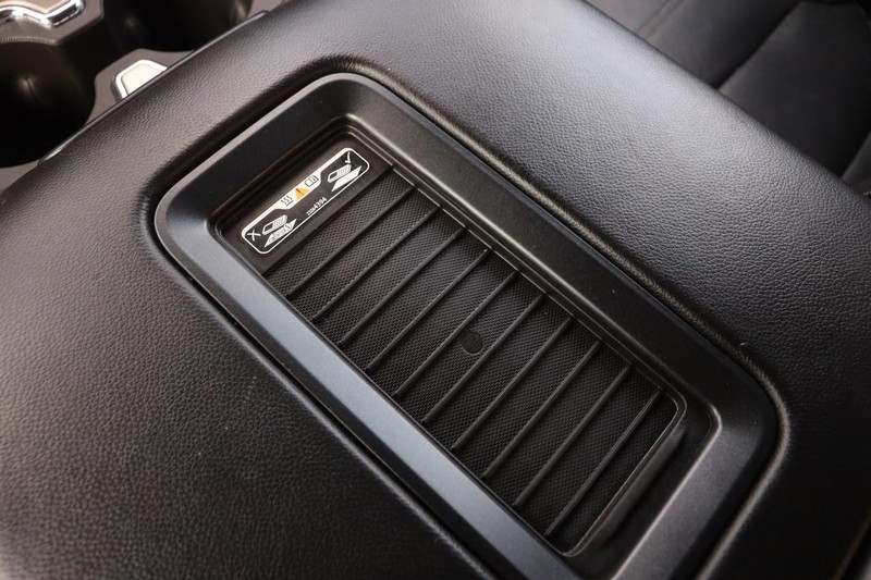 GMC Sierra 2500HD Vehicle Full-screen Gallery Image 20