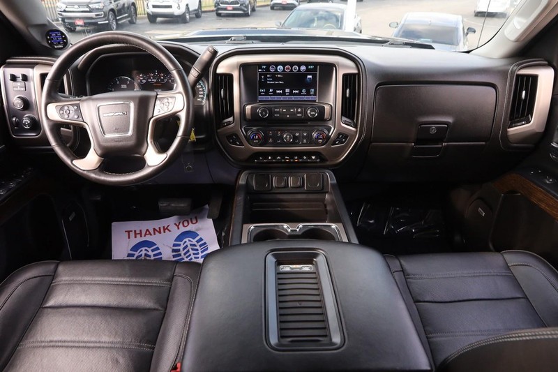 GMC Sierra 2500HD Vehicle Full-screen Gallery Image 21