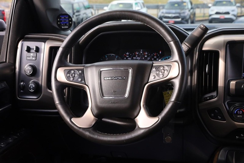 GMC Sierra 2500HD Vehicle Full-screen Gallery Image 23