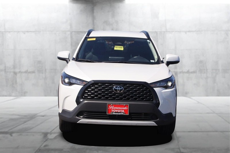 Toyota Corolla Cross Vehicle Full-screen Gallery Image 4