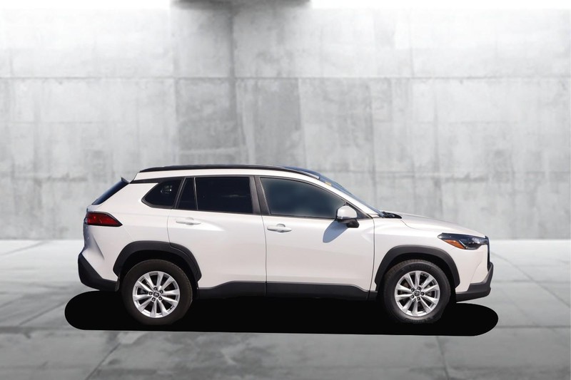 Toyota Corolla Cross Vehicle Full-screen Gallery Image 5