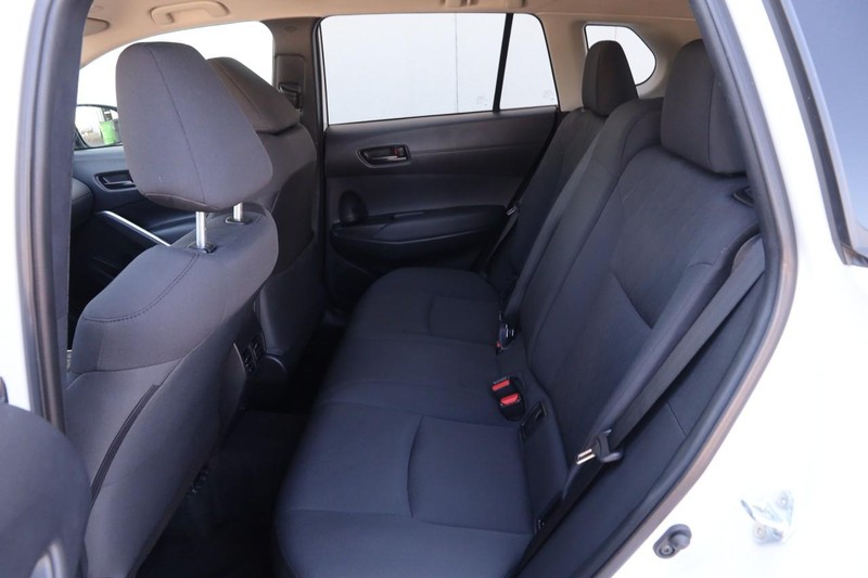 Toyota Corolla Cross Vehicle Full-screen Gallery Image 9