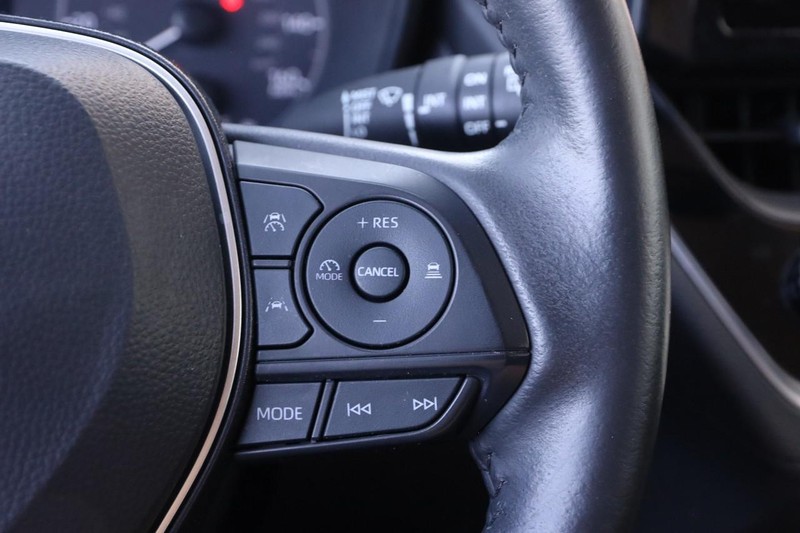 Toyota Corolla Cross Vehicle Full-screen Gallery Image 12