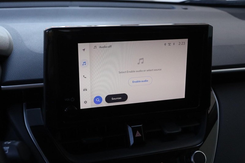 Toyota Corolla Cross Vehicle Full-screen Gallery Image 14