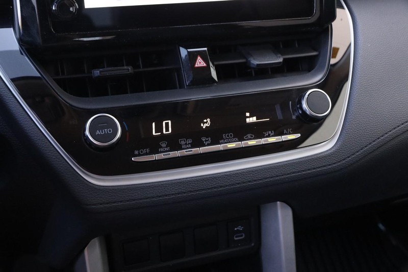 Toyota Corolla Cross Vehicle Full-screen Gallery Image 16