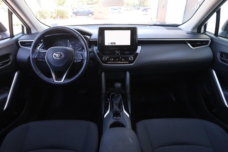 Toyota Corolla Cross Vehicle Full-screen Gallery Image 17