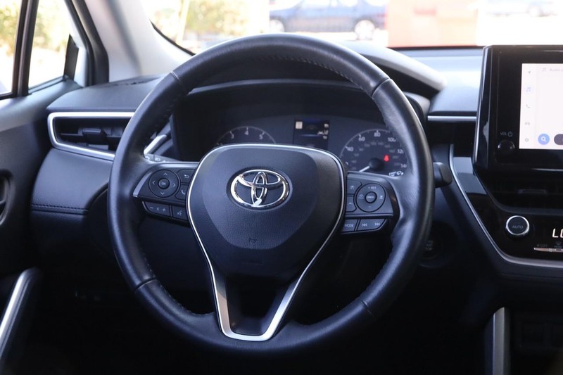 Toyota Corolla Cross Vehicle Full-screen Gallery Image 19