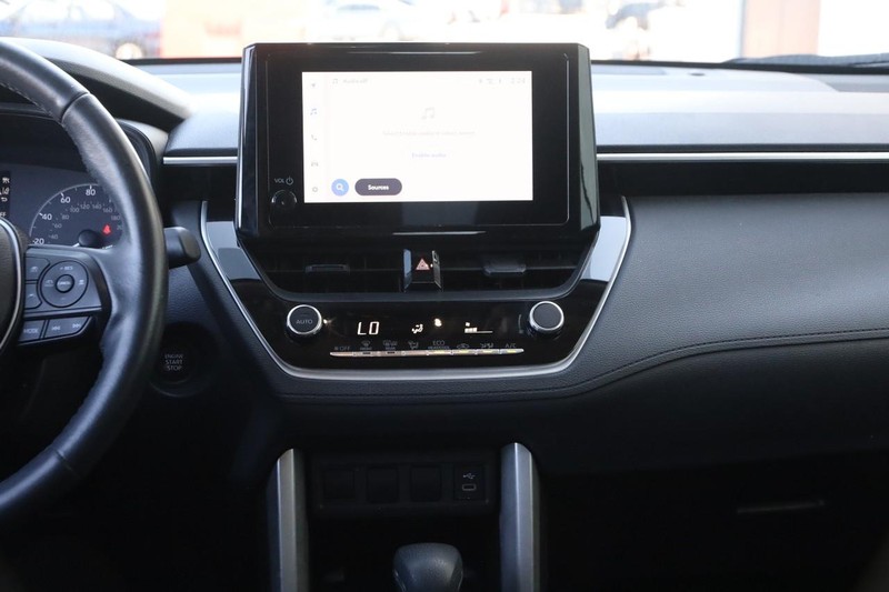 Toyota Corolla Cross Vehicle Full-screen Gallery Image 20