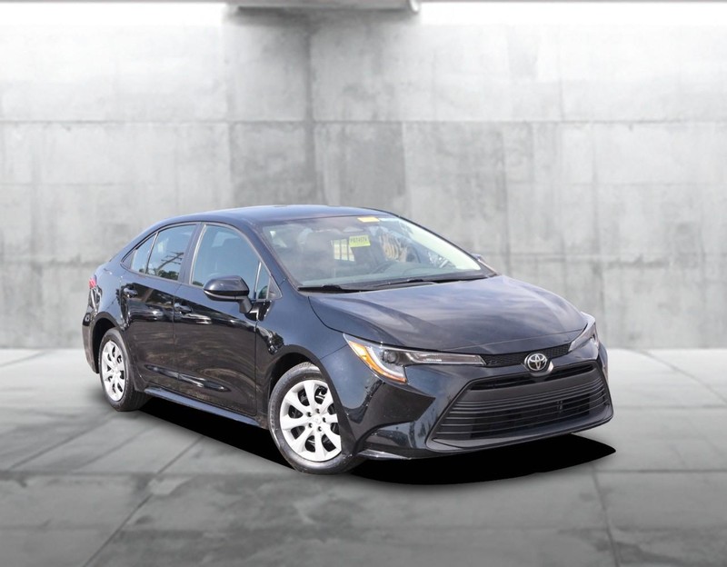 Toyota Corolla Vehicle Full-screen Gallery Image 2