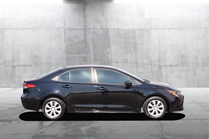 Toyota Corolla Vehicle Full-screen Gallery Image 5