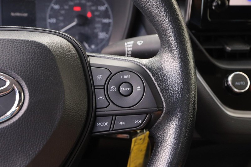 Toyota Corolla Vehicle Full-screen Gallery Image 12