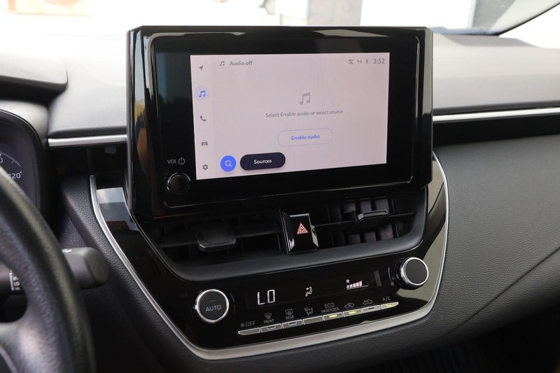 Toyota Corolla Vehicle Full-screen Gallery Image 14