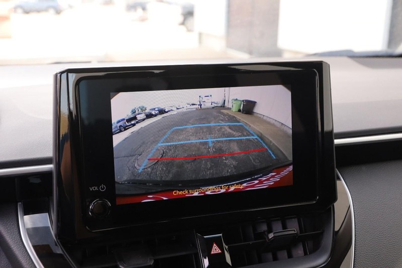 Toyota Corolla Vehicle Full-screen Gallery Image 15