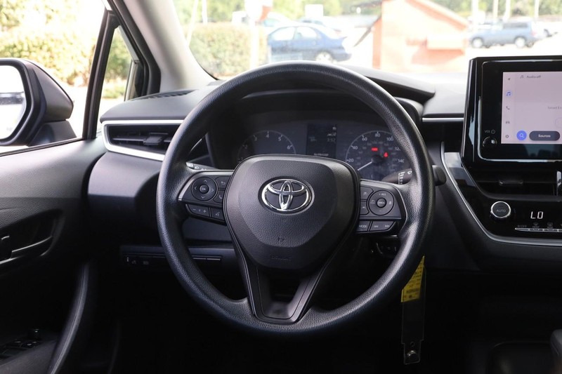 Toyota Corolla Vehicle Full-screen Gallery Image 19