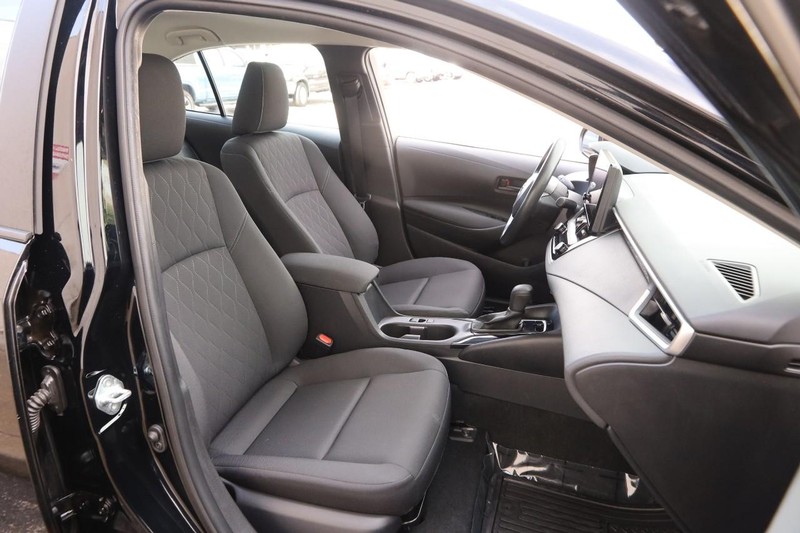 Toyota Corolla Vehicle Full-screen Gallery Image 22