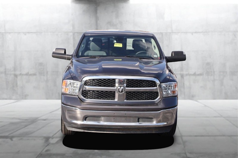 Ram 1500 Classic Vehicle Full-screen Gallery Image 4
