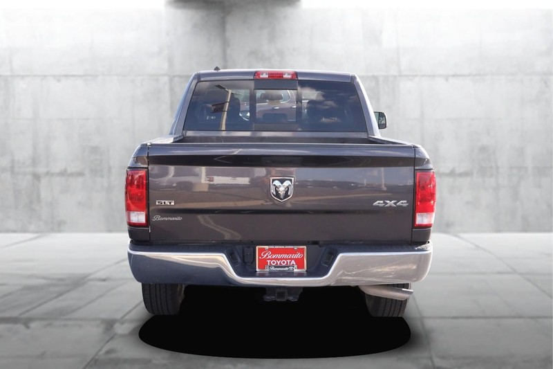 Ram 1500 Classic Vehicle Full-screen Gallery Image 6