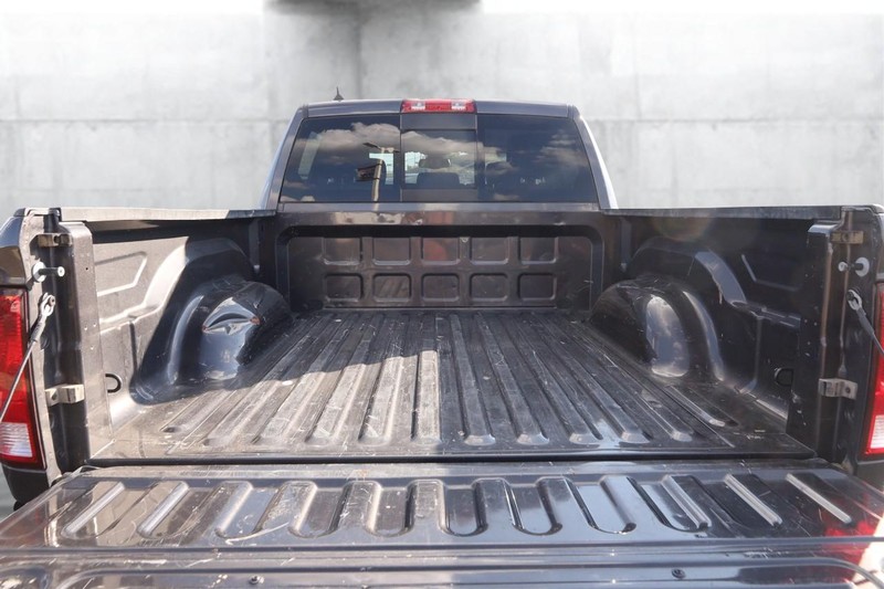 Ram 1500 Classic Vehicle Full-screen Gallery Image 7