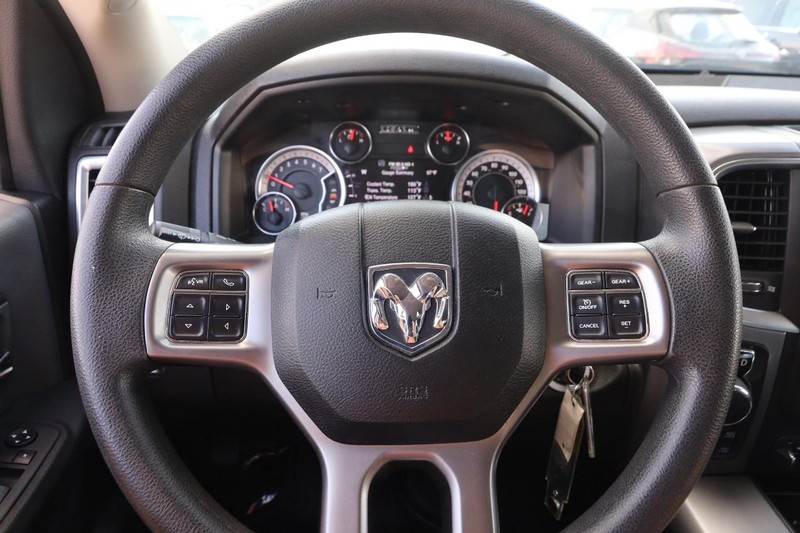 Ram 1500 Classic Vehicle Full-screen Gallery Image 10